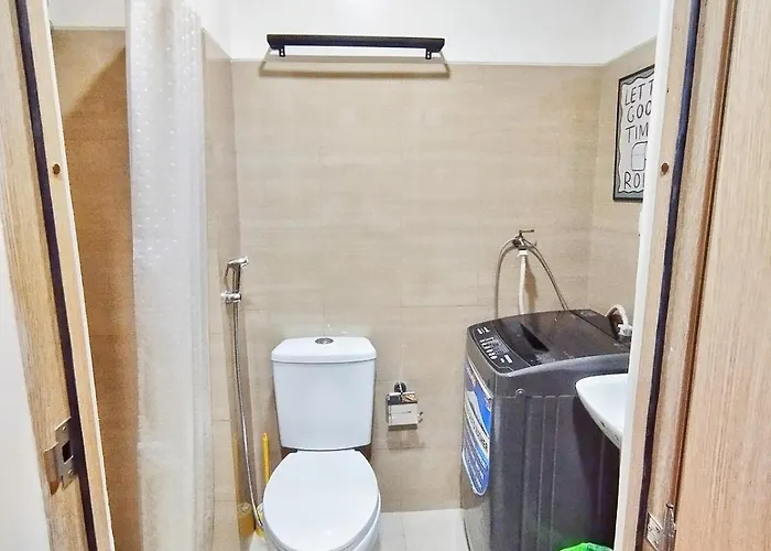 Bay, Seaside Living Near Moa, Unit * Manila